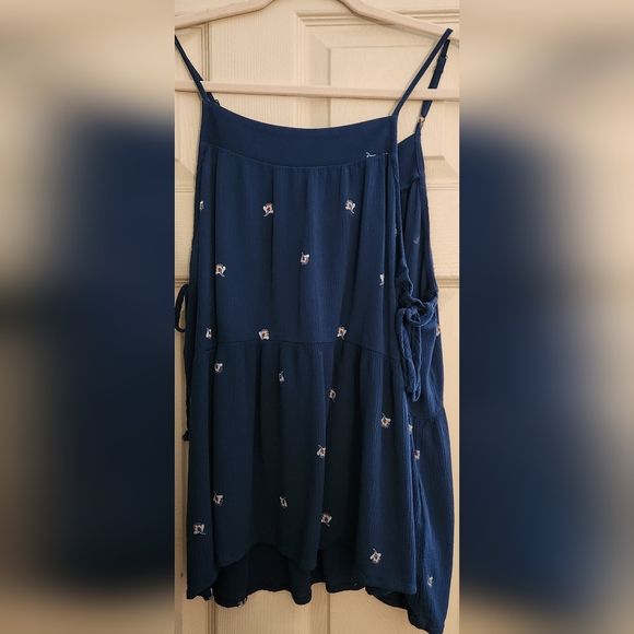 Universal Thread Tank - Picture 2 of 2